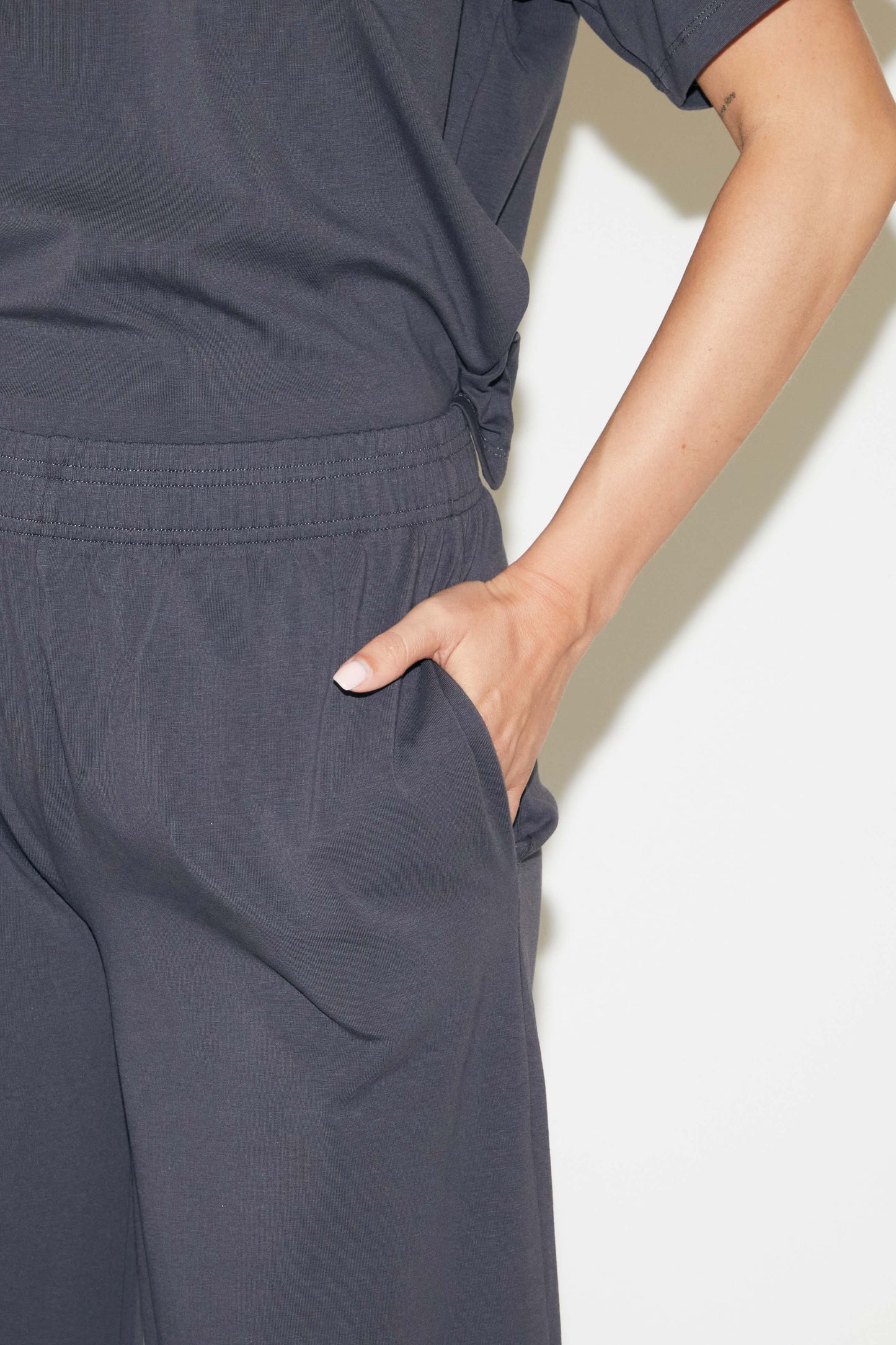RE/BORN Antwerp Kate trousers Offblack