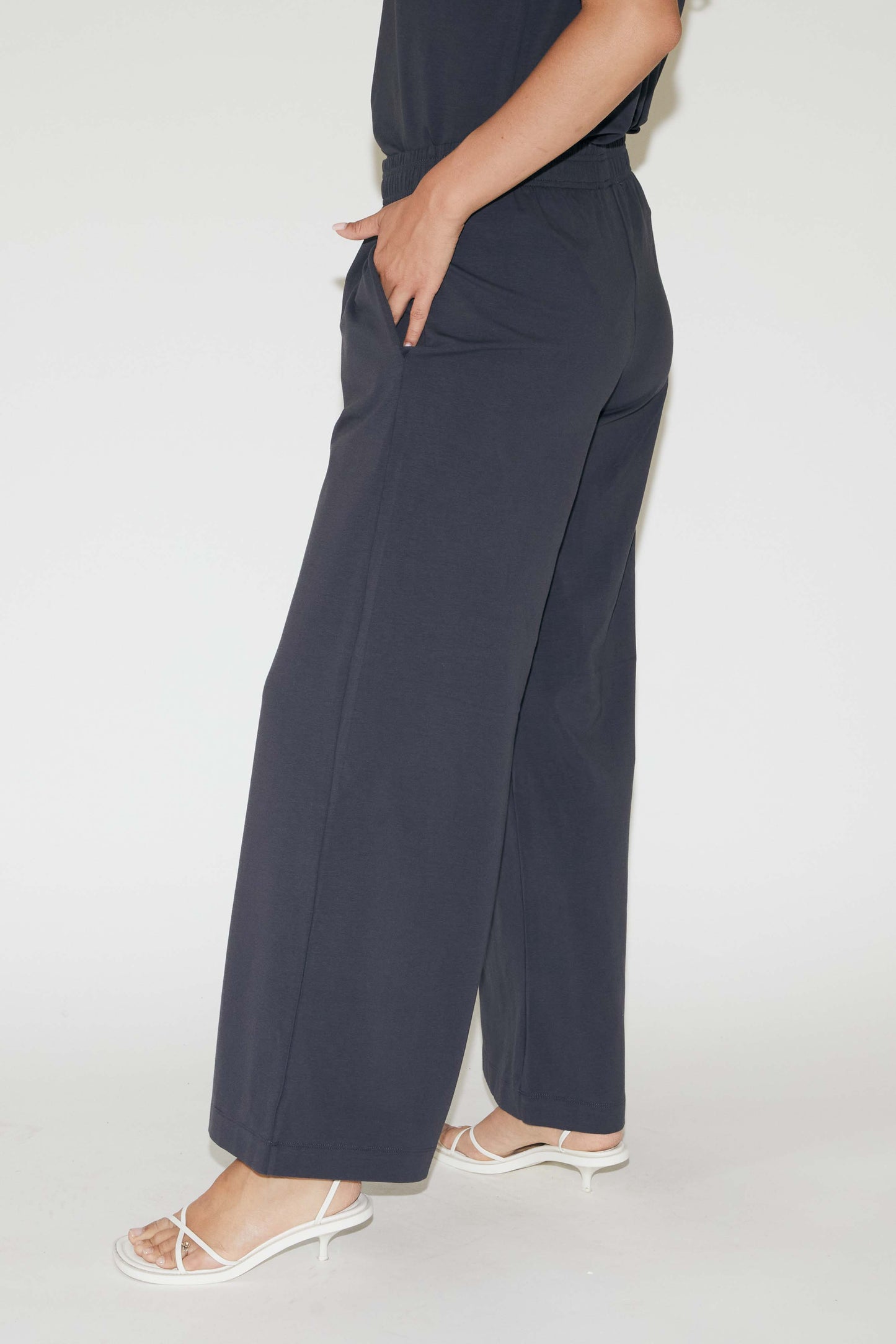 RE/BORN Antwerp Kate trousers Offblack