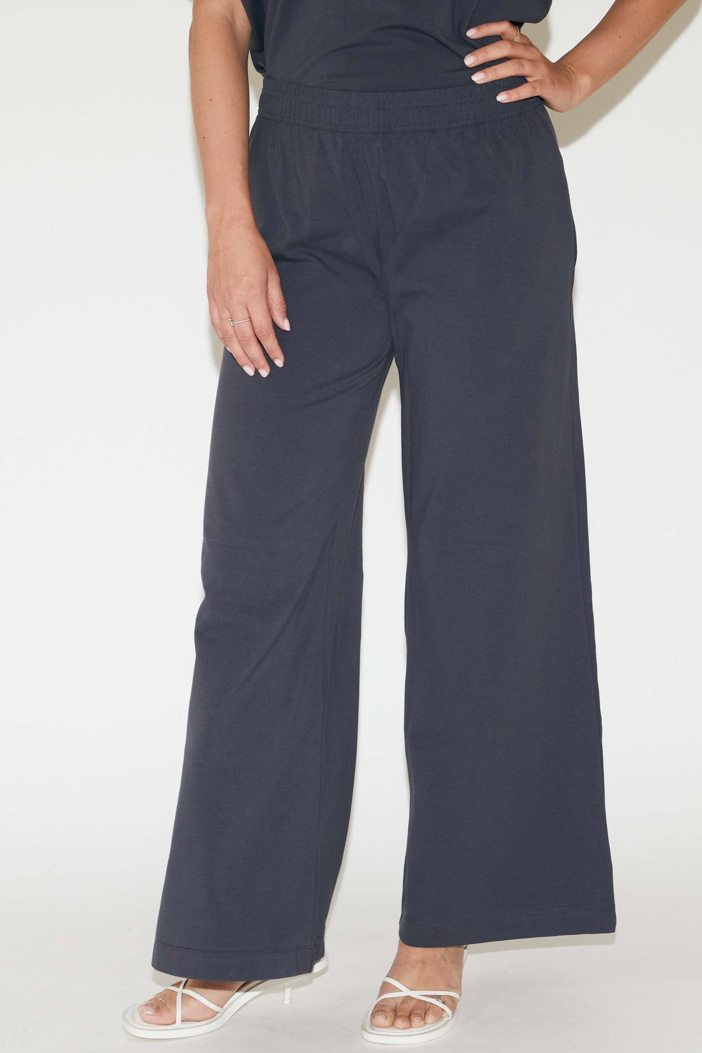 RE/BORN Antwerp Kate trousers Offblack