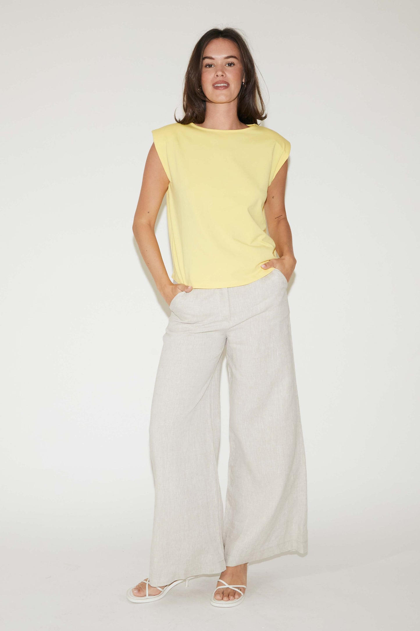 RE/BORN Antwerp Lien t-shirt Soft Yellow