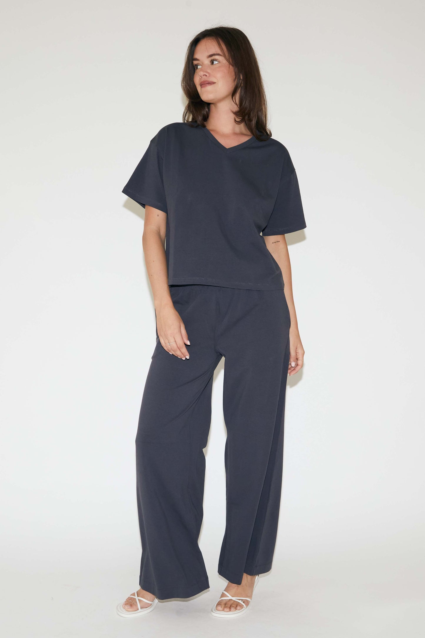 RE/BORN Antwerp Veva t-shirt Offblack