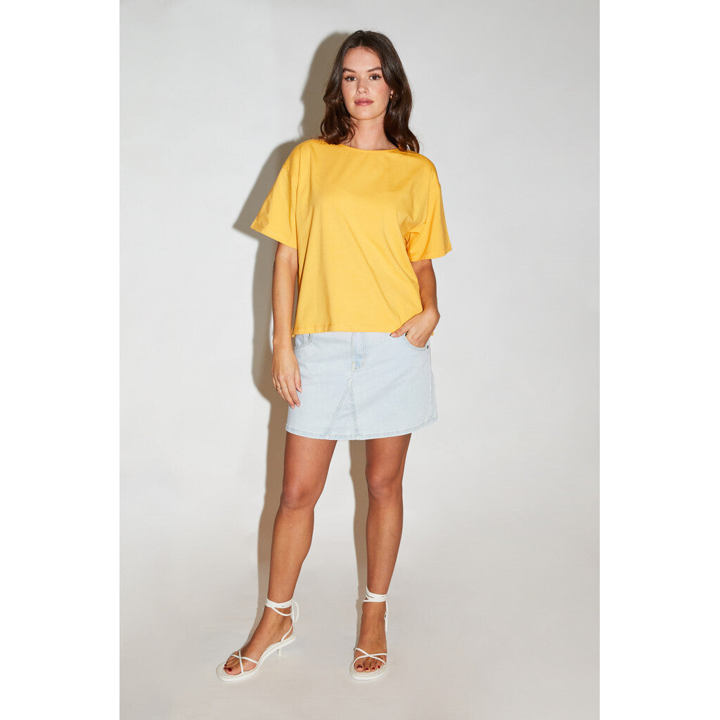 RE/BORN Antwerp Zoe t-shirt Mango sorbet