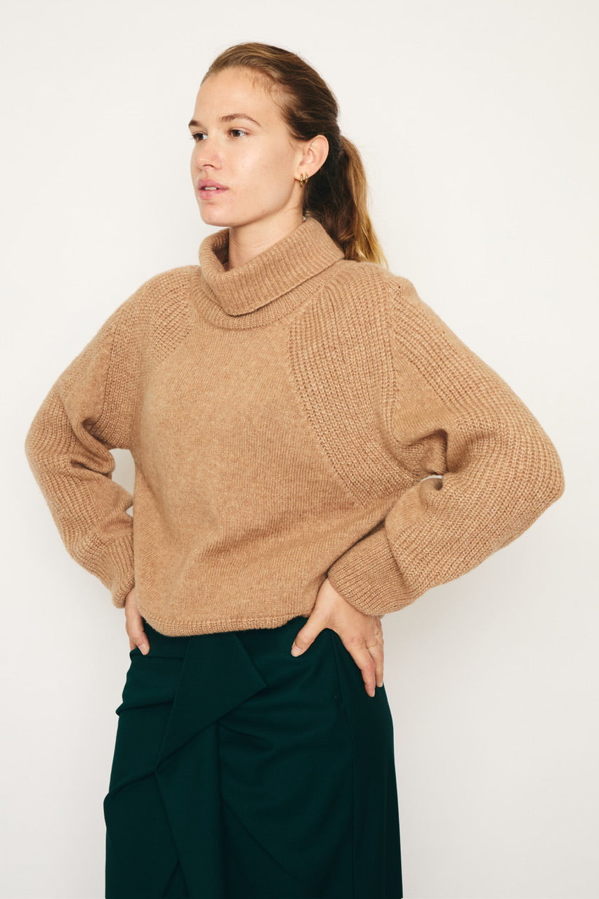 RE/BORN Antwerp Adeline sweater Camel