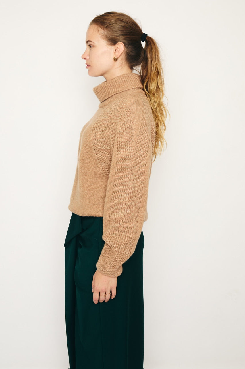 RE/BORN Antwerp Adeline sweater Camel