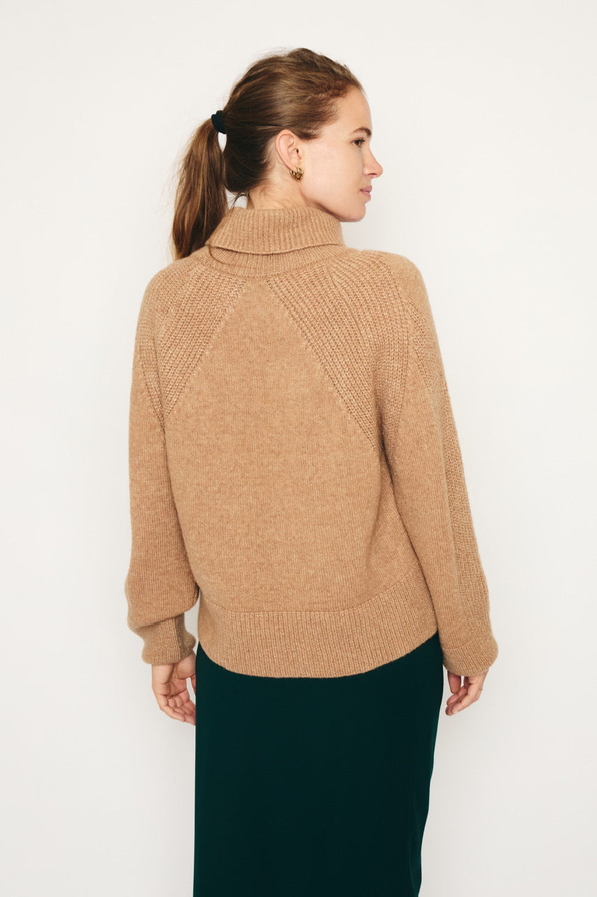 RE/BORN Antwerp Adeline sweater Camel
