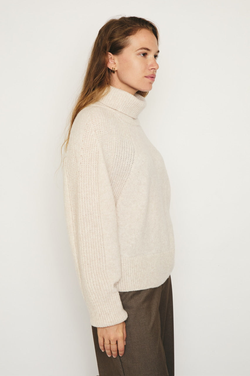 RE/BORN Antwerp Adeline sweater Crème Stone