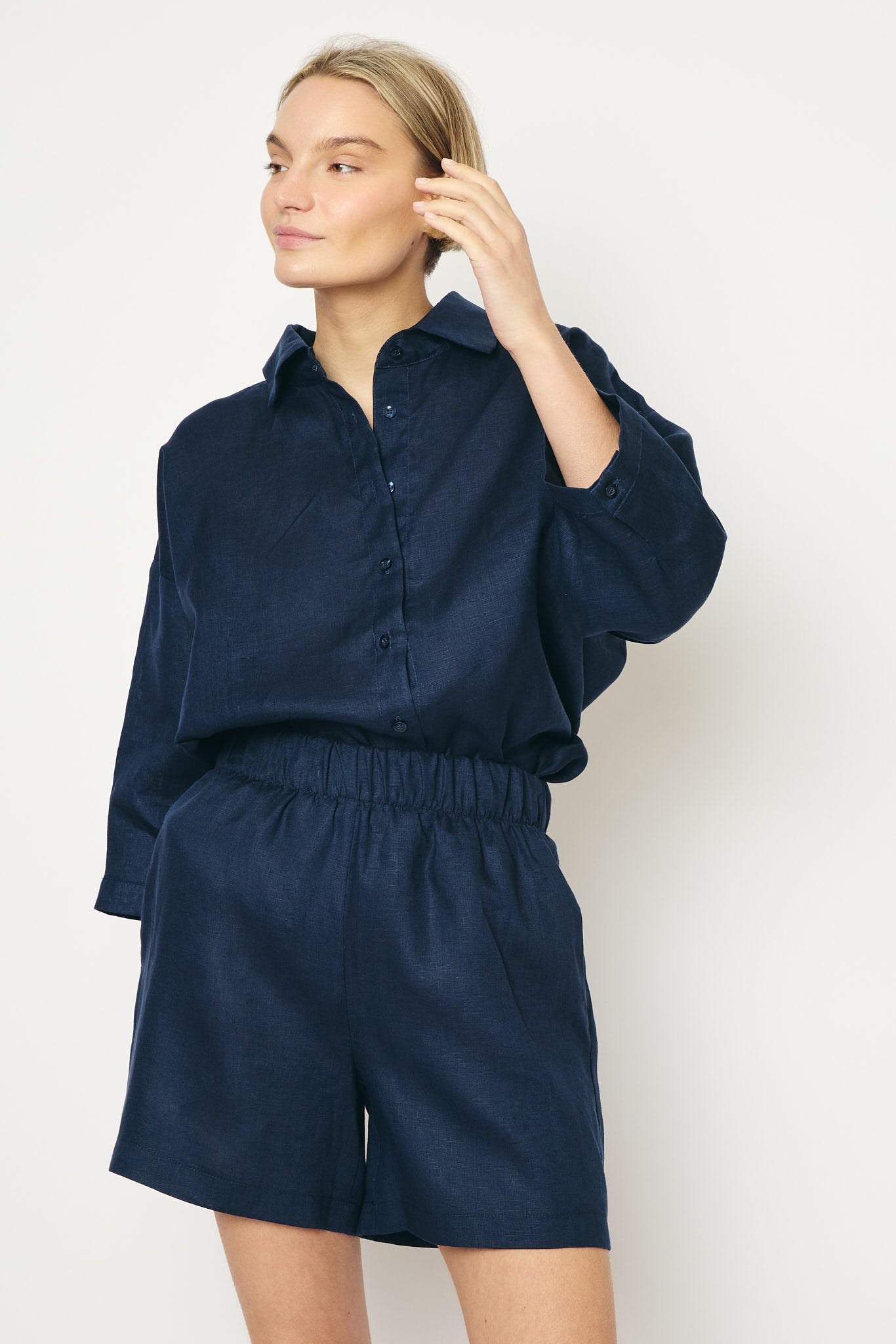 RE/BORN Antwerp Dea Evergreen Linen trousers Dark Blue