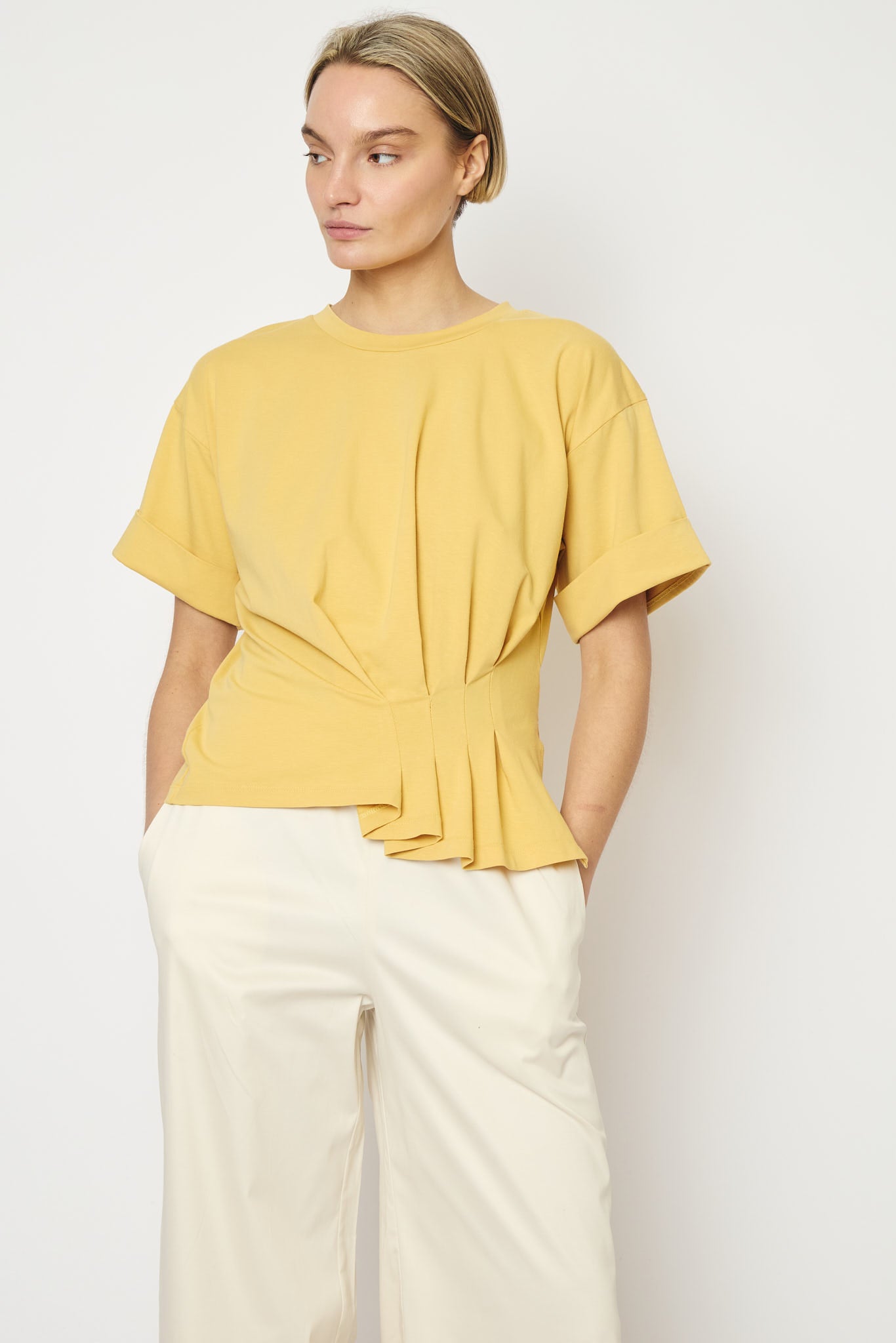 RE/BORN Antwerp Gabrielle t-shirt Soft Ochra