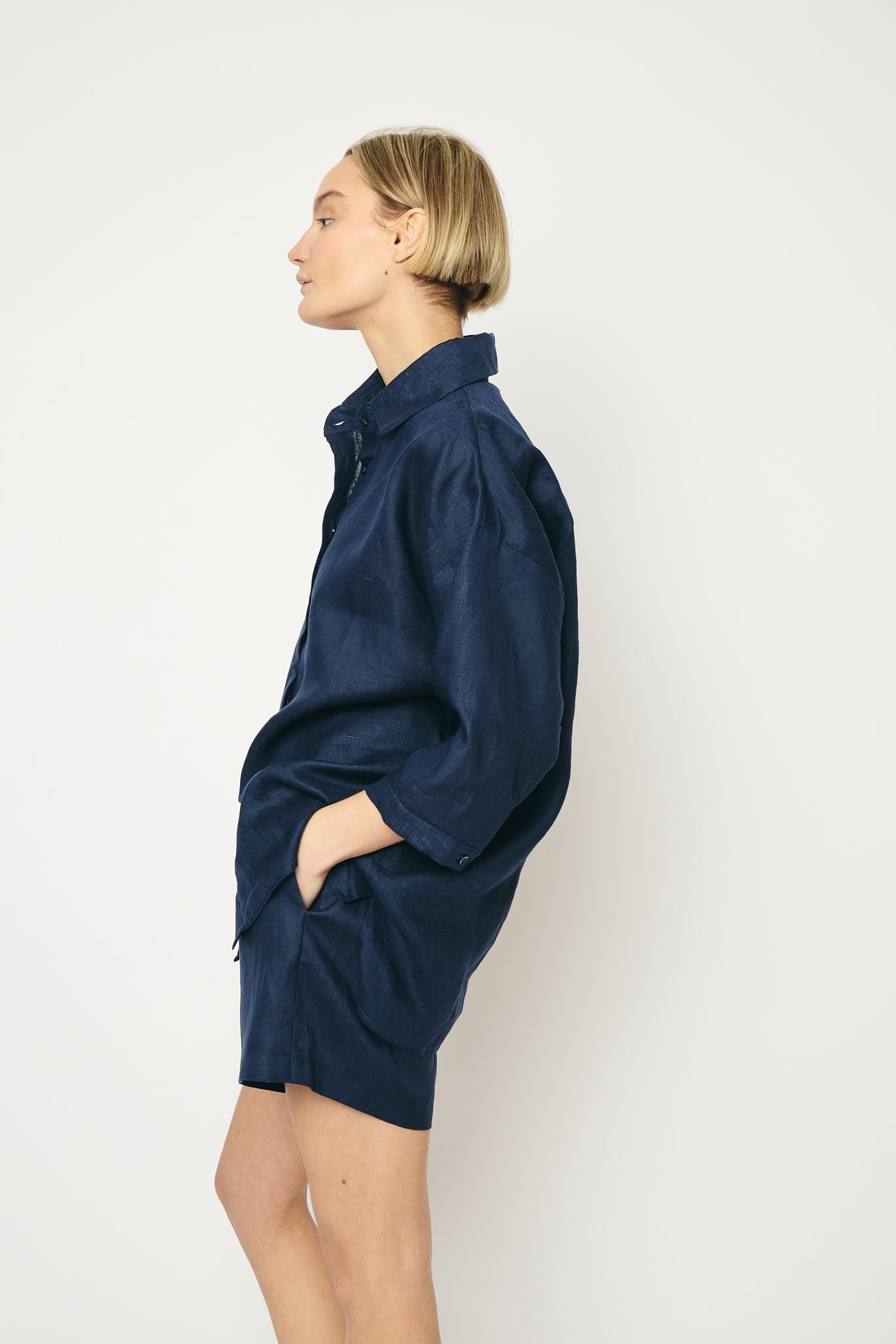 RE/BORN Antwerp Maïté Evergreen Linen shirt Dark Blue