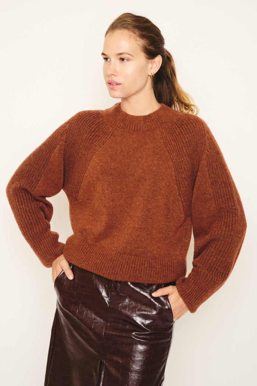 RE/BORN Antwerp Odette ronde hals sweater Burnt Brown