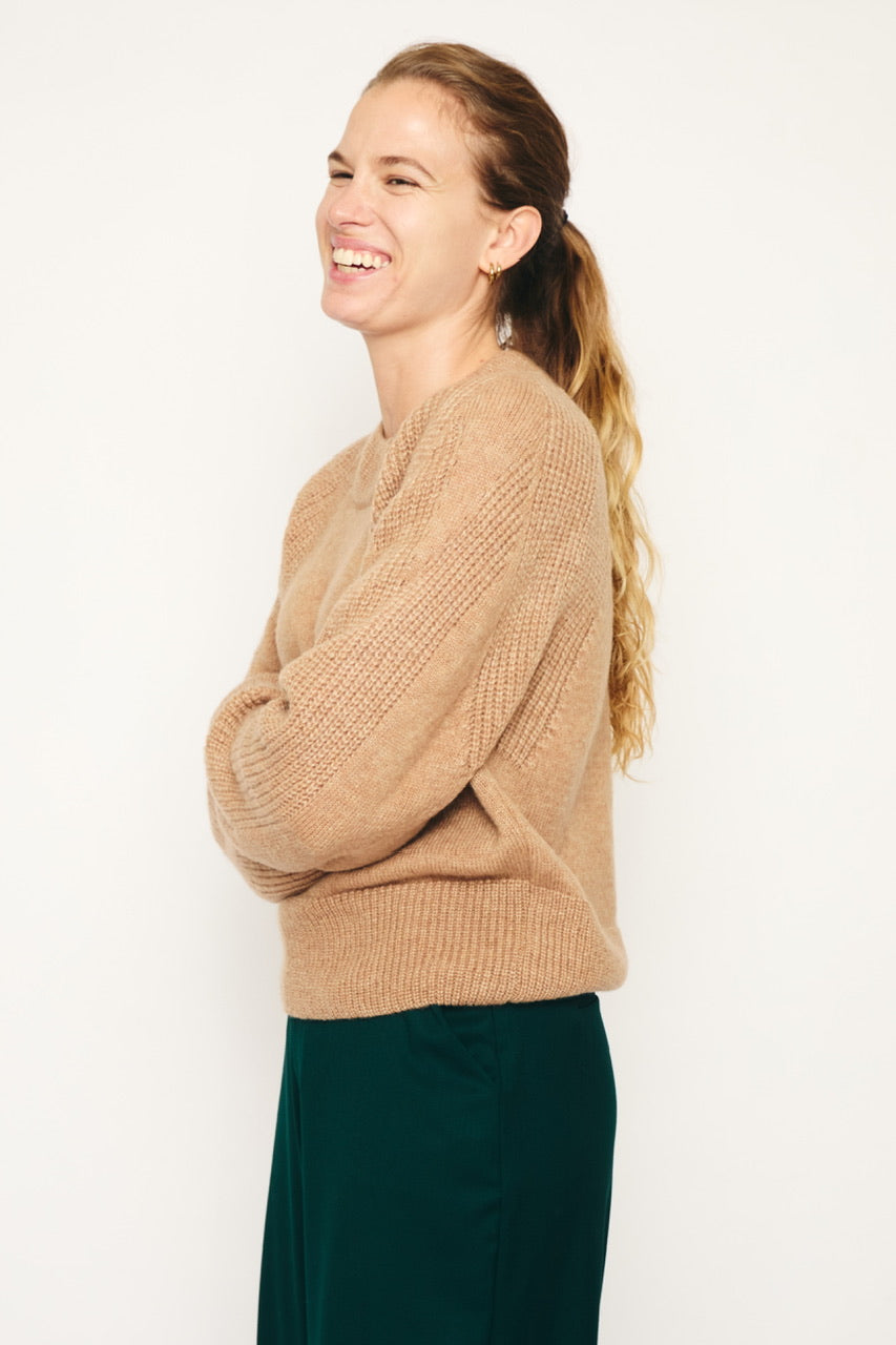 RE/BORN Antwerp Odette ronde hals sweater Camel