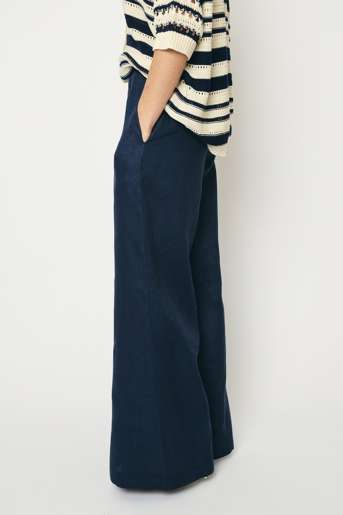 RE/BORN Antwerp Tina Evergreen Linen trousers Dark Blue