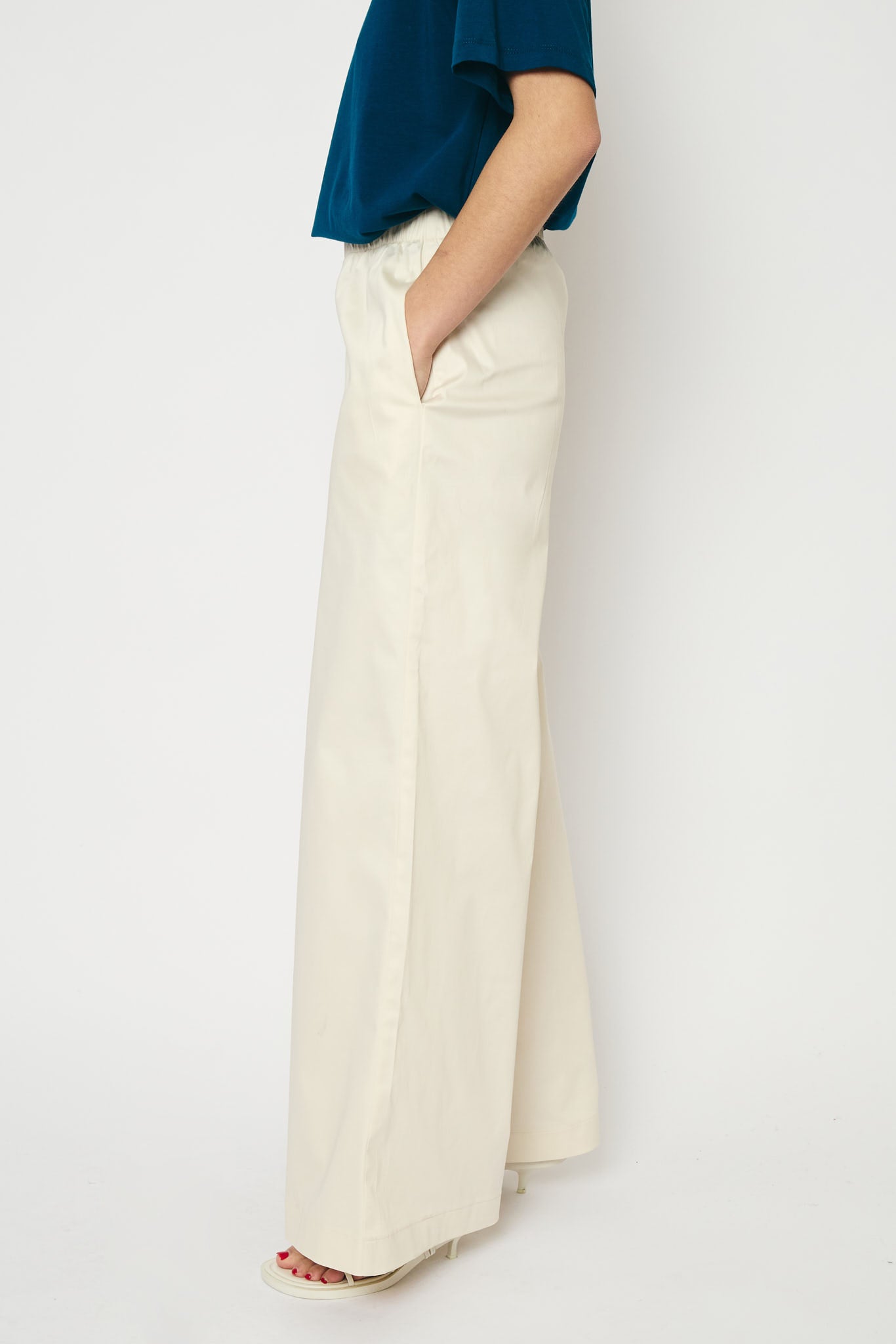 RE/BORN Antwerp Tina Solid Cotton trousers Crème