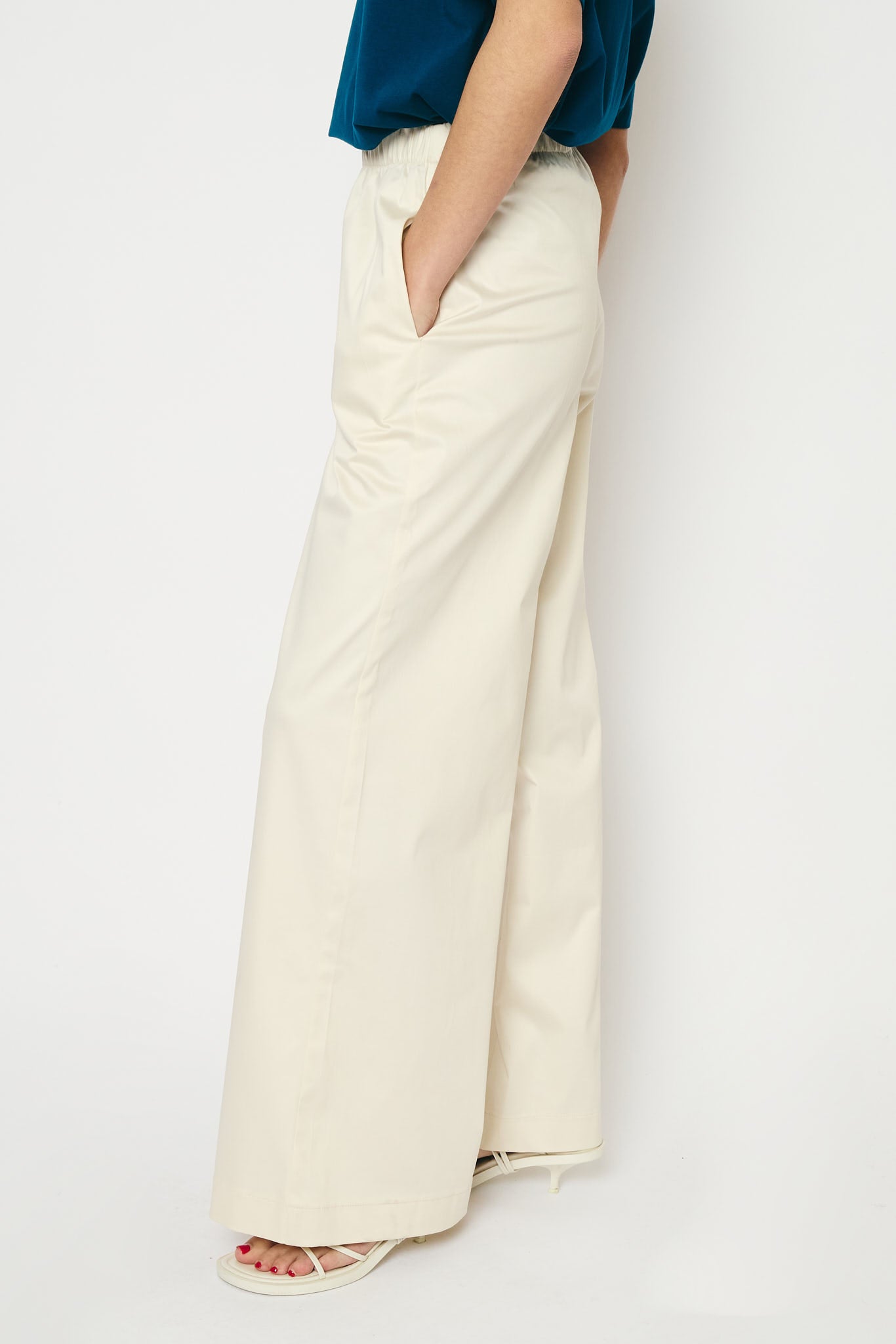 RE/BORN Antwerp Tina Solid Cotton trousers Crème