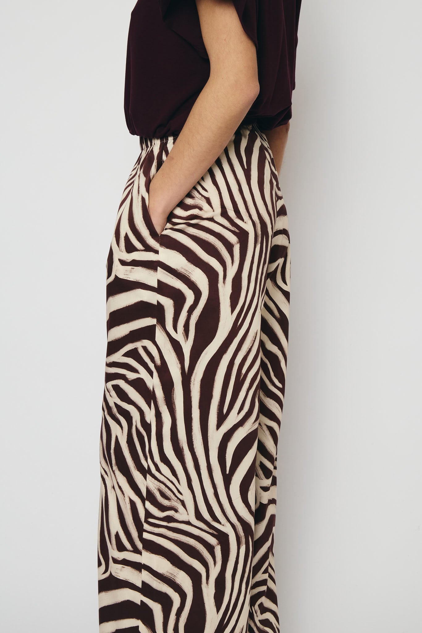 RE/BORN Antwerp Tina Zebra Print trousers Zebra Vino/Brown