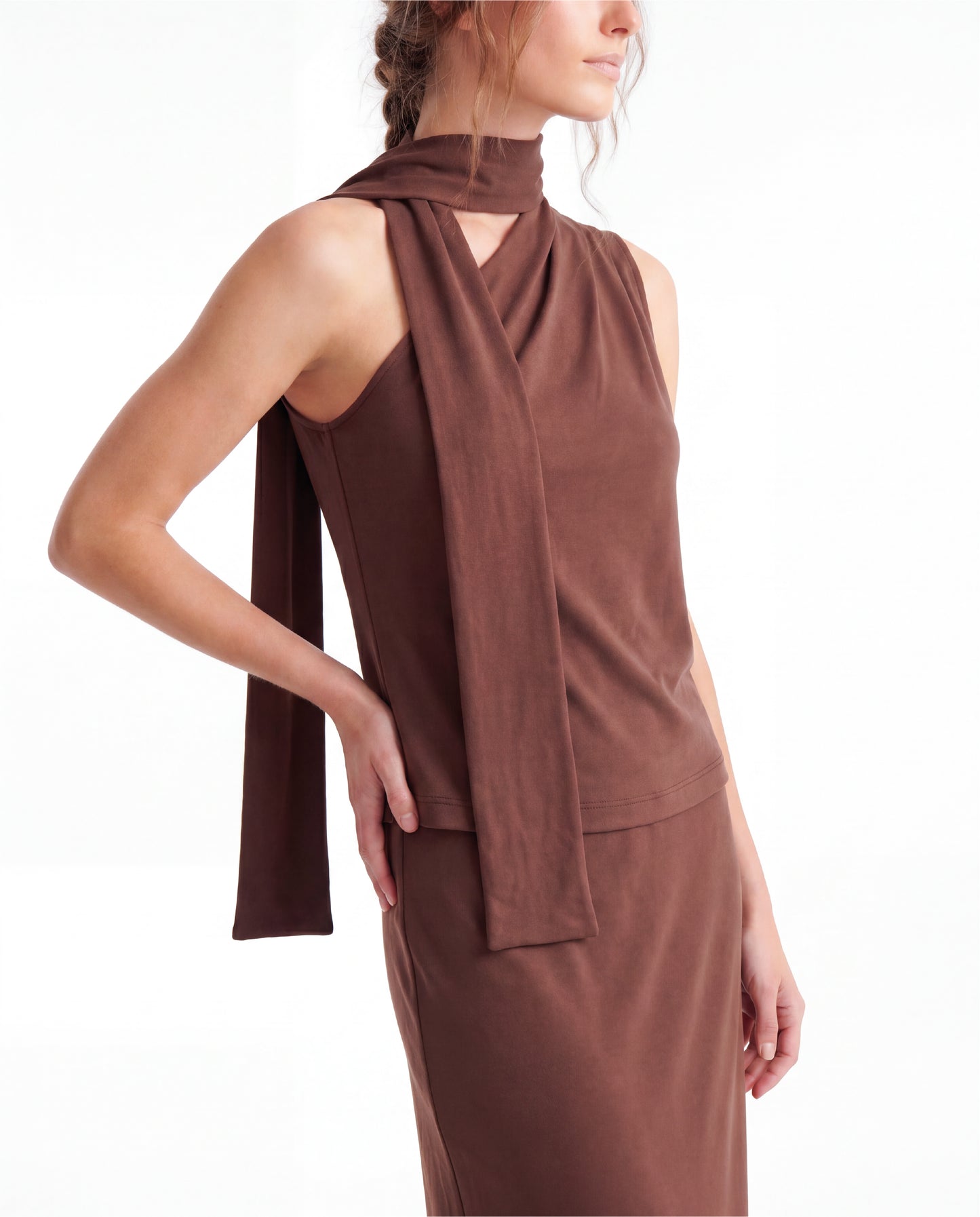 RE/BORN Antwerp Una t-shirt Chocolate