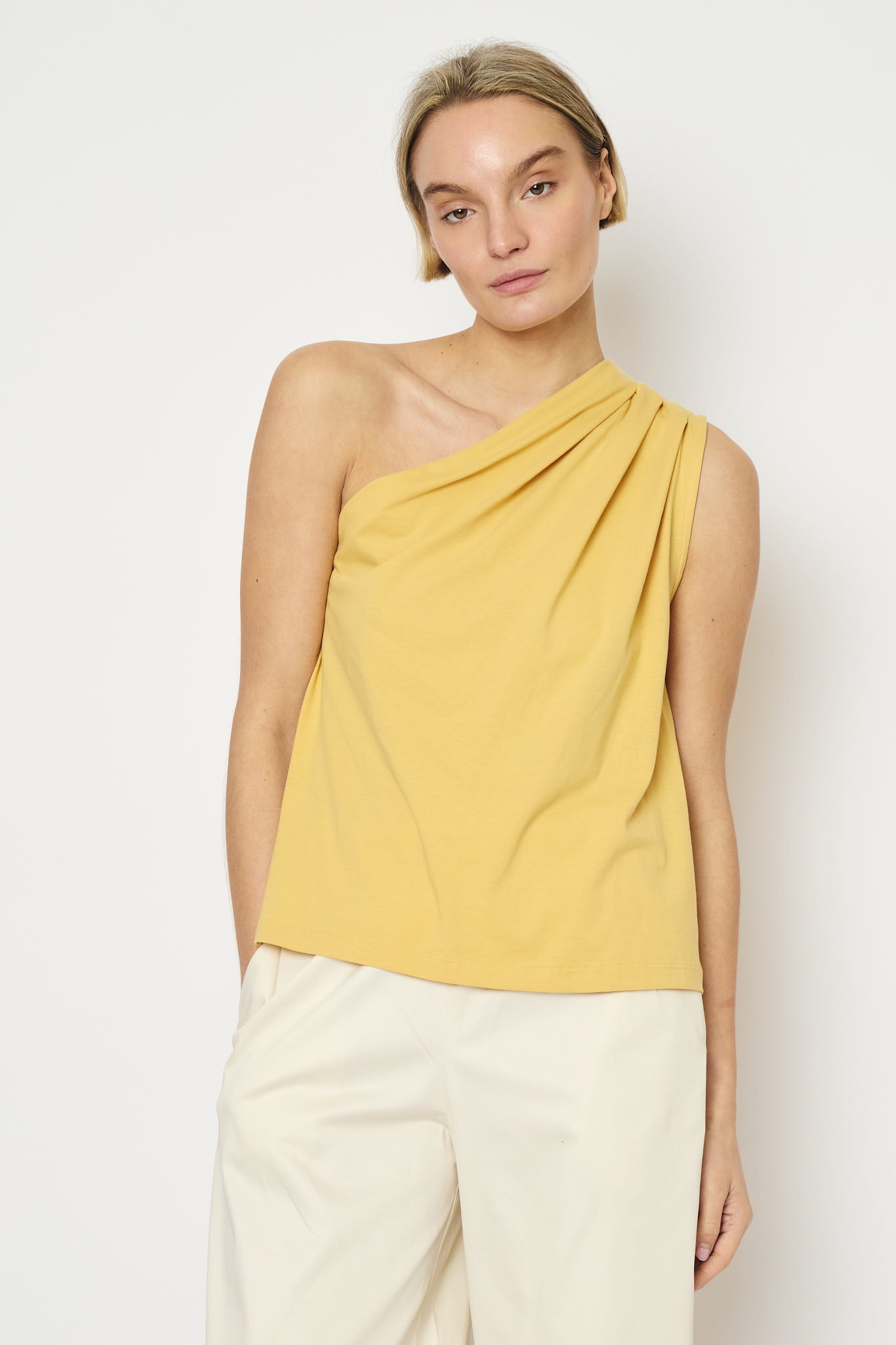 RE/BORN Antwerp Una t-shirt Soft Ochra